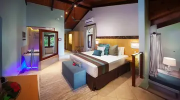 Hotel Coco De Mer & Black Parrot Suites
