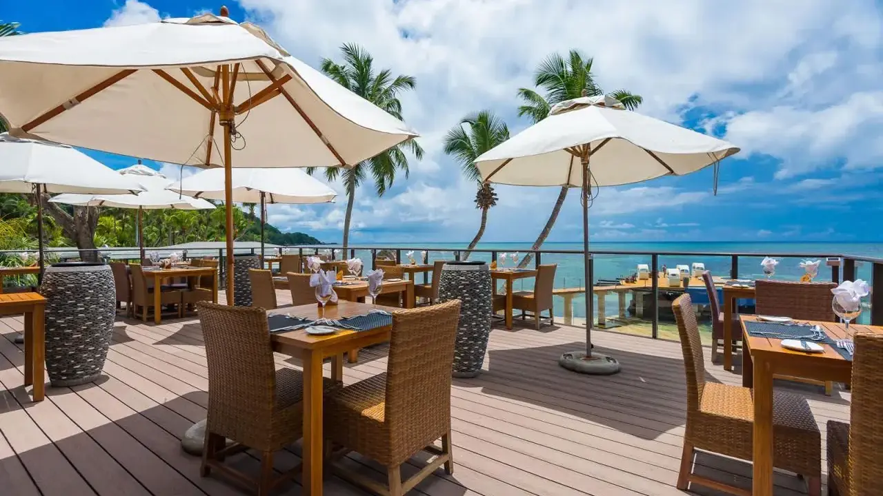 Hotel Coco De Mer & Black Parrot Suites