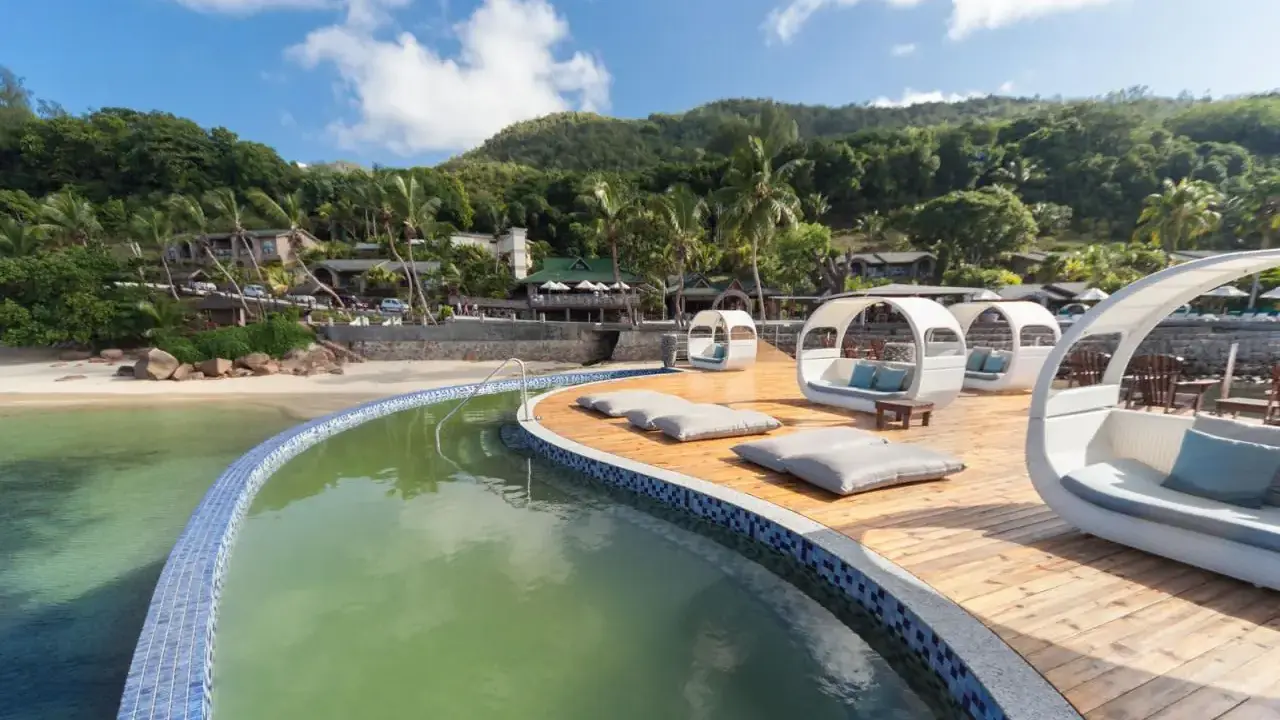 Hotel Coco De Mer & Black Parrot Suites