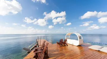 Hotel Coco De Mer & Black Parrot Suites