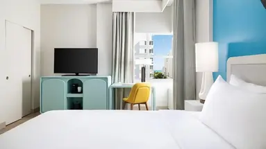 Hotel Continental Miami Beach, Tapestry Collection By Hilton