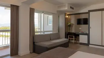 HOTEL COSMOPOLITAN