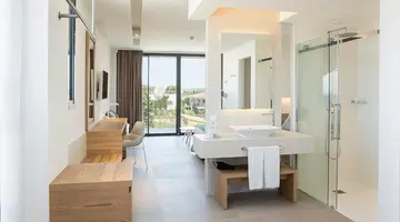 HOTEL COSMOPOLITAN