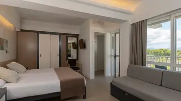HOTEL COSMOPOLITAN