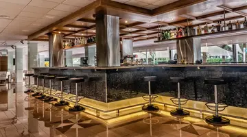 HOTEL COSMOPOLITAN