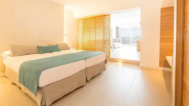 HOTEL COSMOPOLITAN