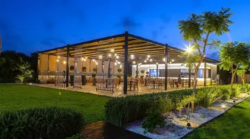 Hotel Crystal Springs Beach