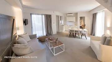 Hotel Crystal Waters