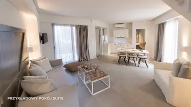 Hotel Crystal Waters