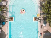 Hotel Crystal Waters