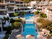 Hotel Crystal Waters