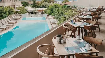 Hotel Crystal Waters