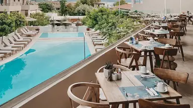 Hotel Crystal Waters