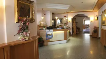 Hotel e Residence Canada
