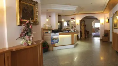 Hotel e Residence Canada