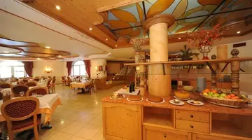 Hotel e Residence Canada