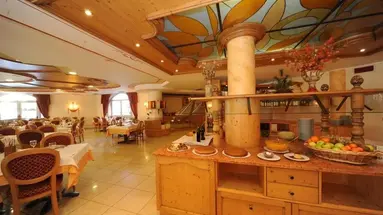 Hotel e Residence Canada