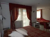 Hotel e Residence Canada