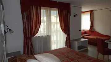 Hotel e Residence Canada