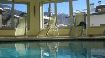 Hotel e Residence Canada