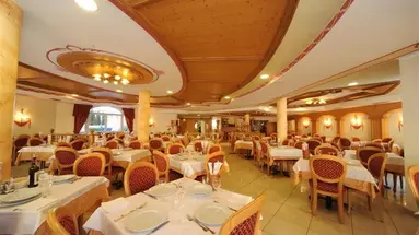 Hotel e Residence Canada