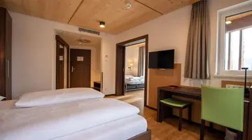 Hotel Educare