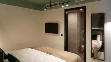Hotel Eleven by Warren Collection