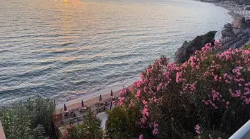 Hotel Ella Alkyna