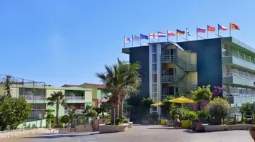 Hotel Eri Beach & Village