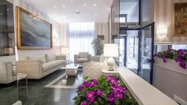 HOTEL FLORA