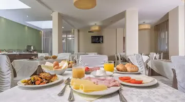 Hotel For You