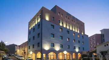 Hotel For You
