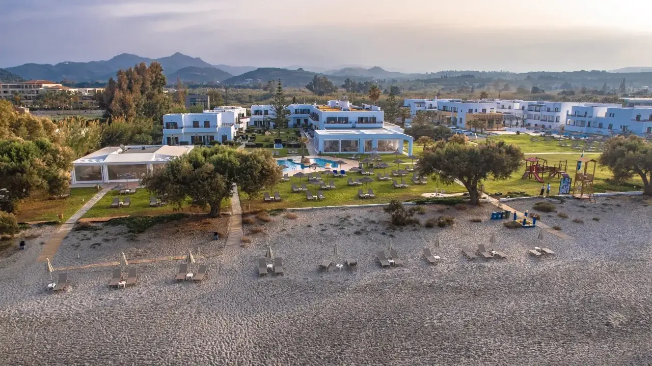 Hotel Geraniotis Beach