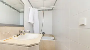 Hotel Globales Calan Blanes