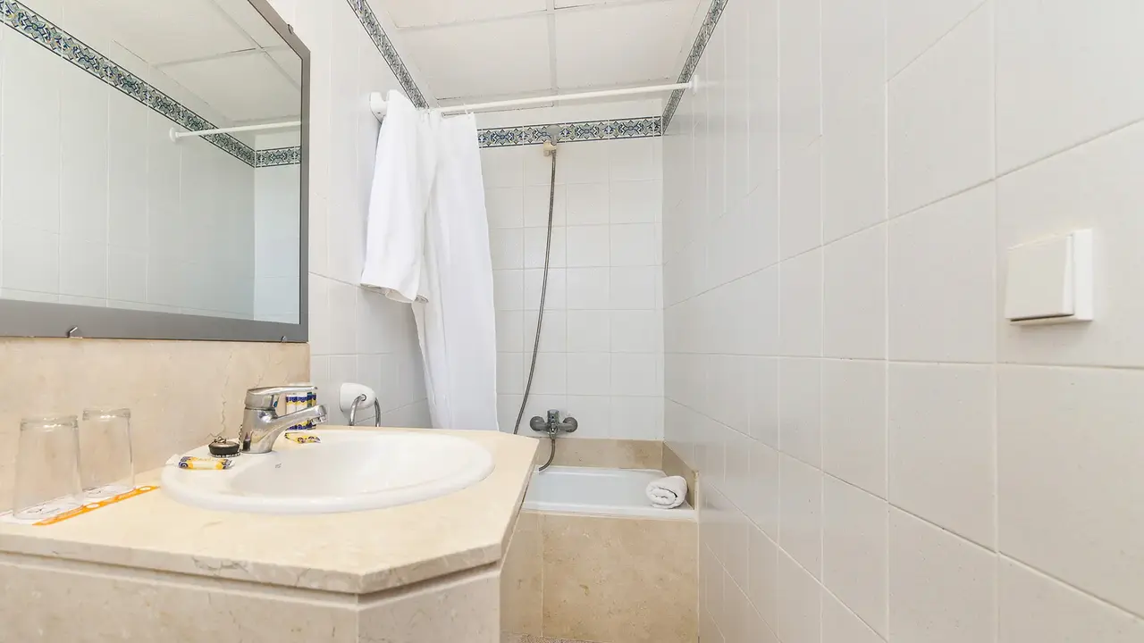 Hotel Globales Calan Blanes