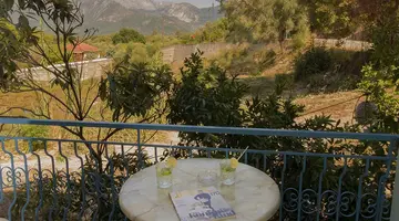 Hotel Grand Akrotiri
