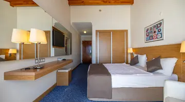 HOTEL GRAND EFE
