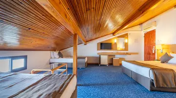 HOTEL GRAND EFE