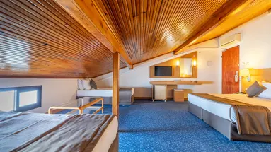 HOTEL GRAND EFE