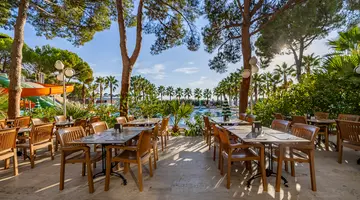 HOTEL GRAND EFE