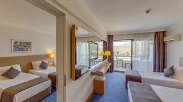 HOTEL GRAND EFE