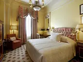 HOTEL GRANDE BRETAGNE