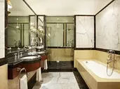 HOTEL GRANDE BRETAGNE