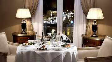 HOTEL GRANDE BRETAGNE