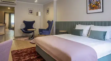 Hotel H12