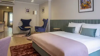 Hotel H12