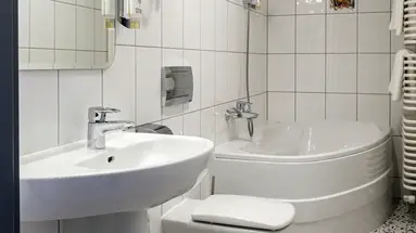 Hotel H12