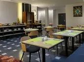 Hotel H12