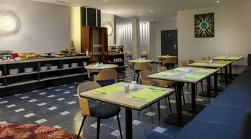 Hotel H12