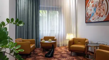 Hotel H12